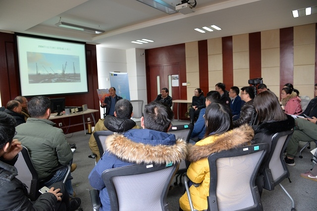 1、澳门葡京娱乐
书记冯晨曦向澳门葡京娱乐
青年老师详细介绍上海海事大学改革开放40年间所取得的成绩以及显著的变化